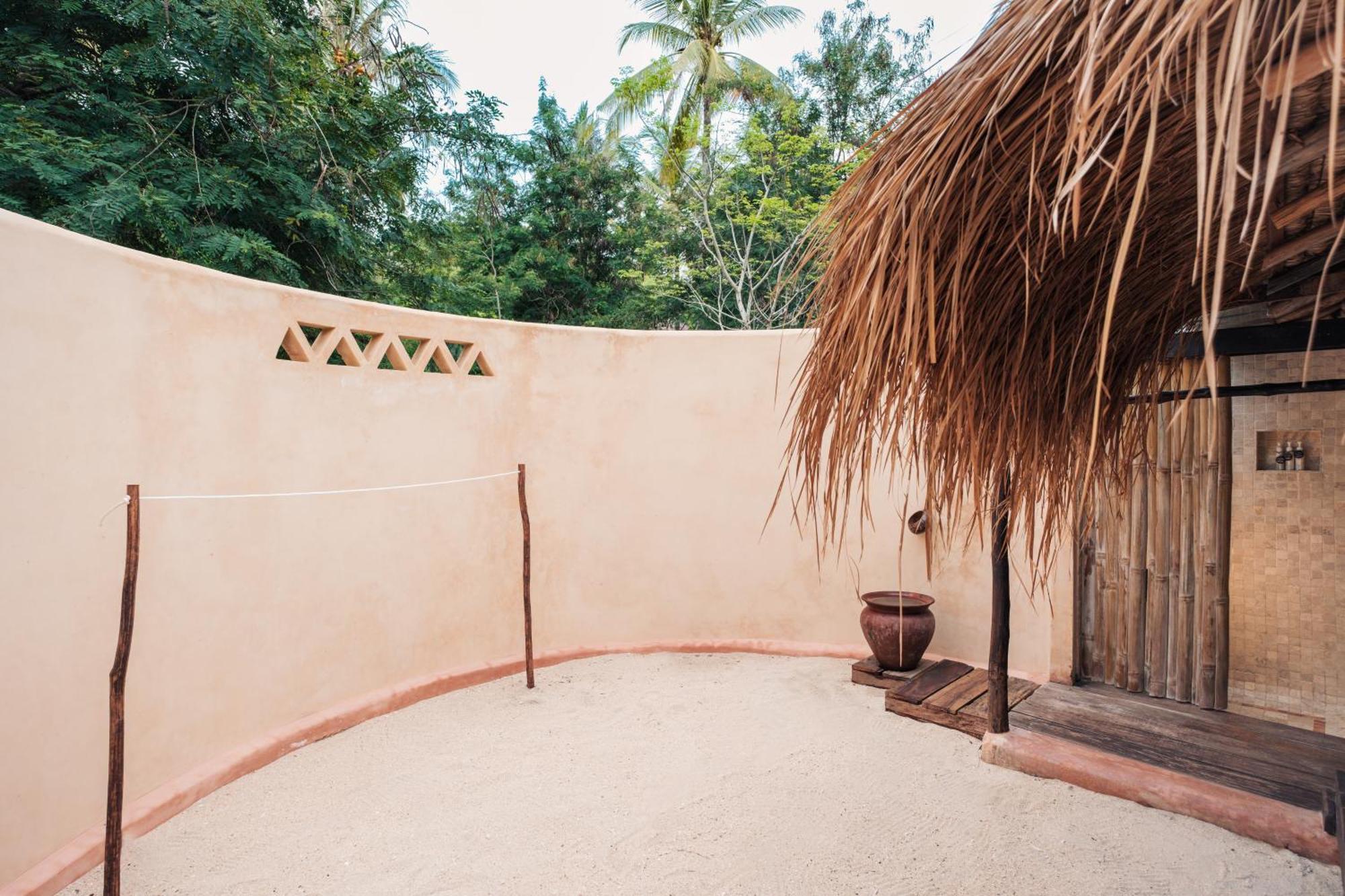 Gili Asahan Eco Lodge & Restaurant Exterior photo
