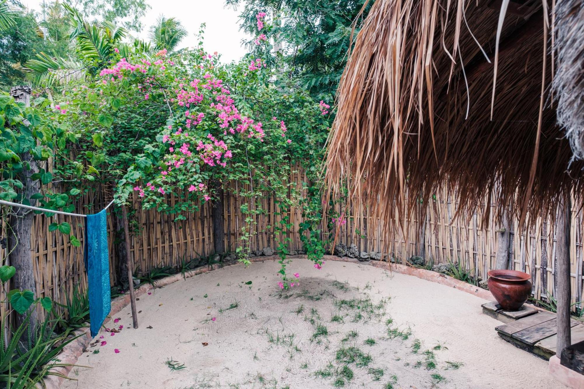 Gili Asahan Eco Lodge & Restaurant Exterior photo